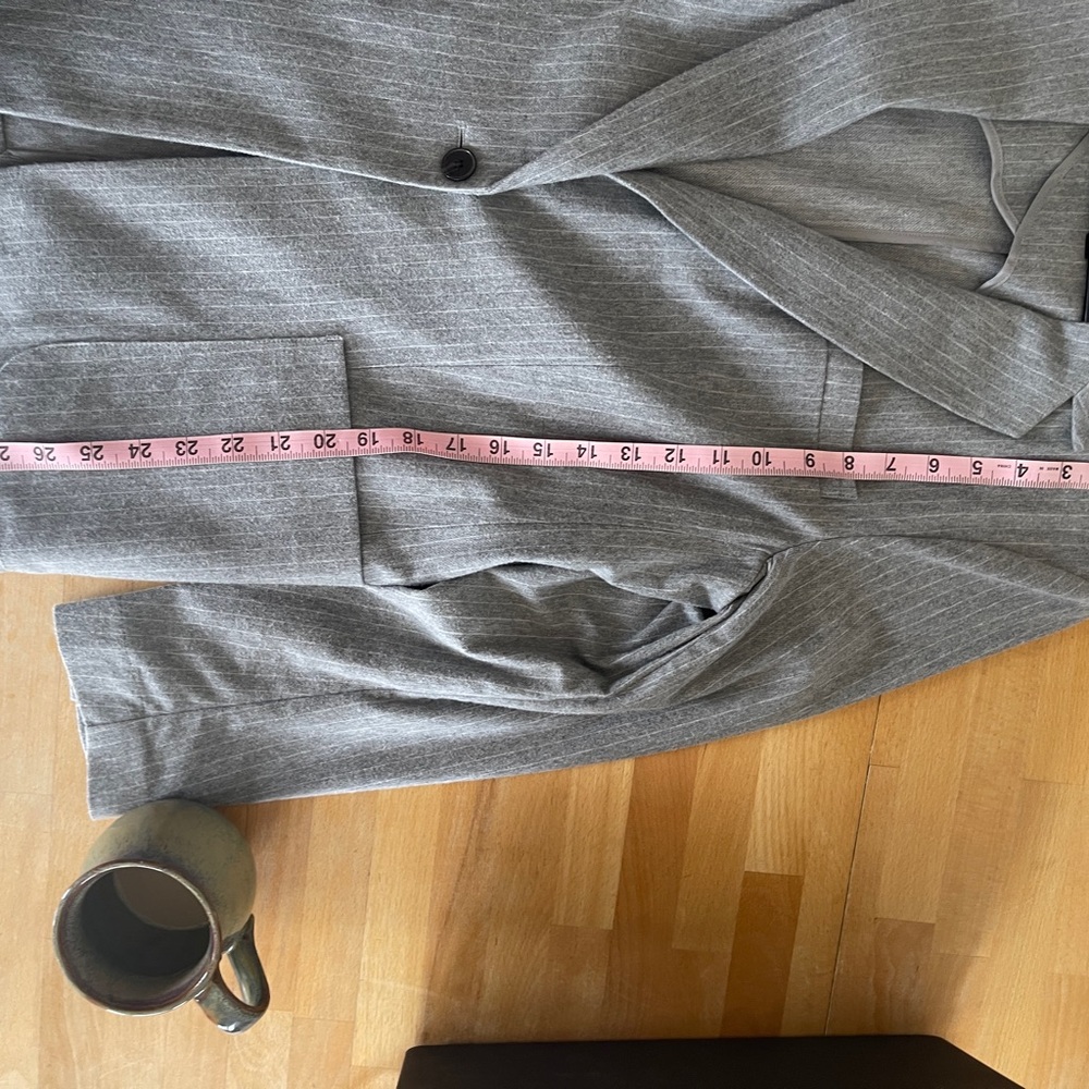 Gray Pin Stripe Women's Flannel Blazer by Banana Republic Size 12 - Picture 9 of 9